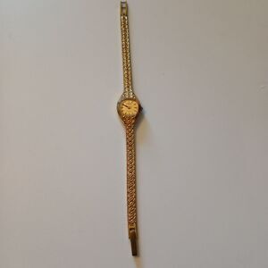 Vtg Oris Versailles Women's Gold Tonel Quartz Watch Shock Resistant 7126 Swiss
